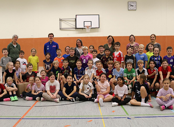 Schulbesuche_Velten Schneider Velten Schneider an der Friedrich-Magnus-Schule.
